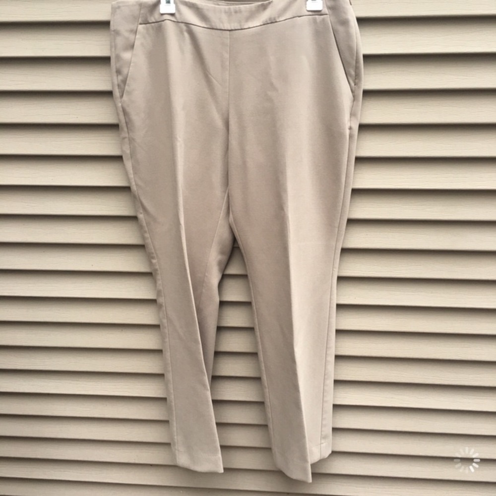 EUC Chico’s tan khaki dress career side zip pants